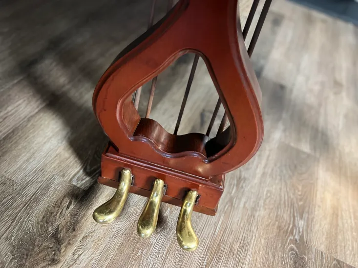 Cable Queen Anne Baby Grand - Image 25